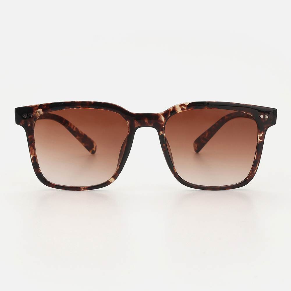 Tigris Brown