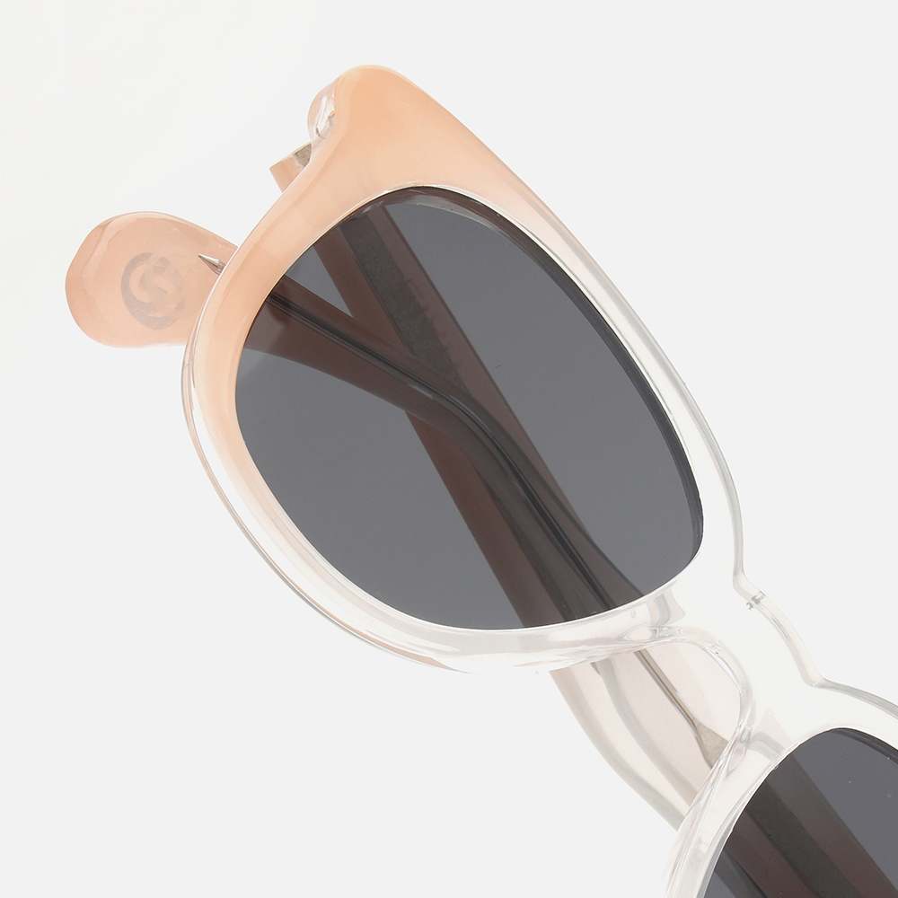 Transparent Creamy