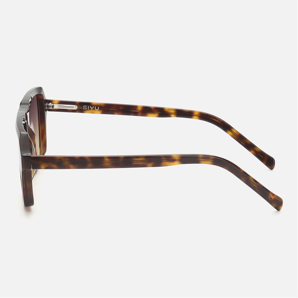 Tigris Brown