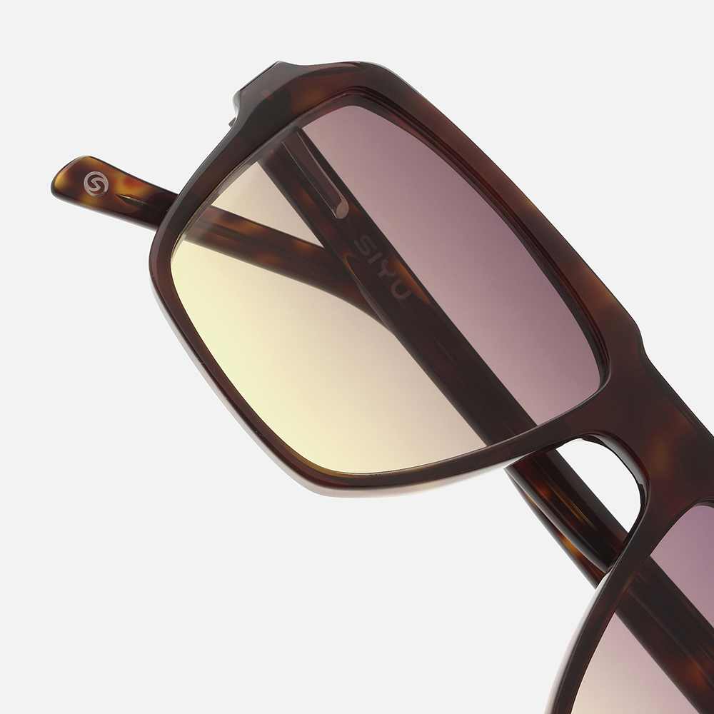 Tigris Brown